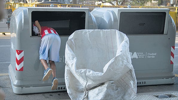 Mientras aumenta el precio de los alimentos, la crisis del empleo afecta a más personas.