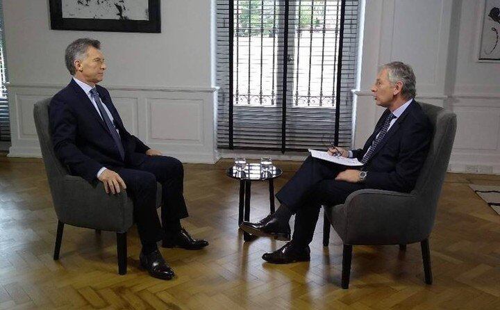 El presidente Macri durante la entrevista con Marcelo Longobardi, emitida por la CNN.