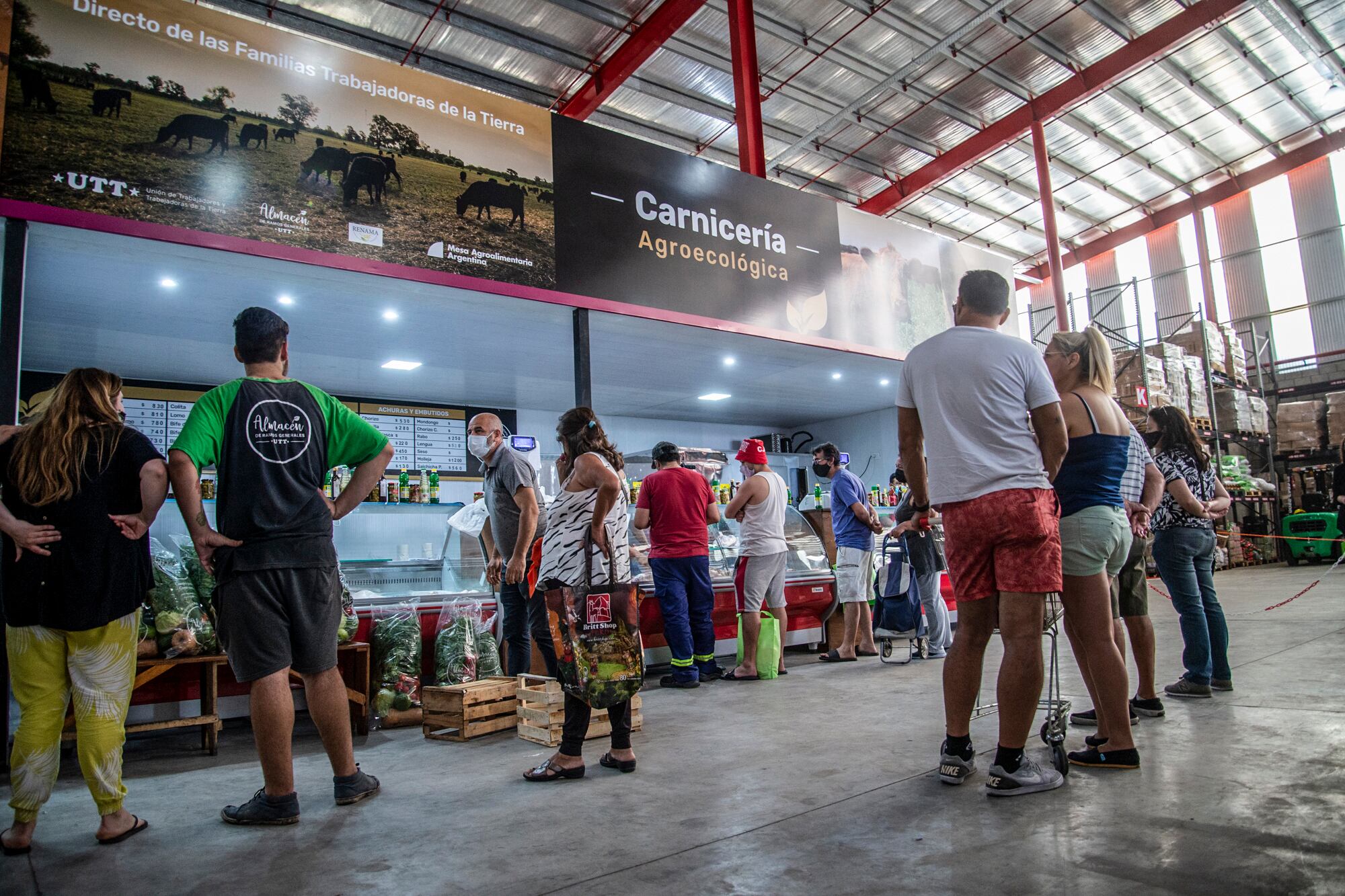 La primera carnicería de la UTT se inauguró ayer en Avellaneda.