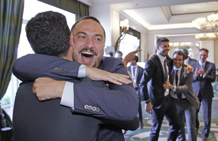 Piqué y sus colaboradores en Kosmos celebran el cambio de formato en la Davis.