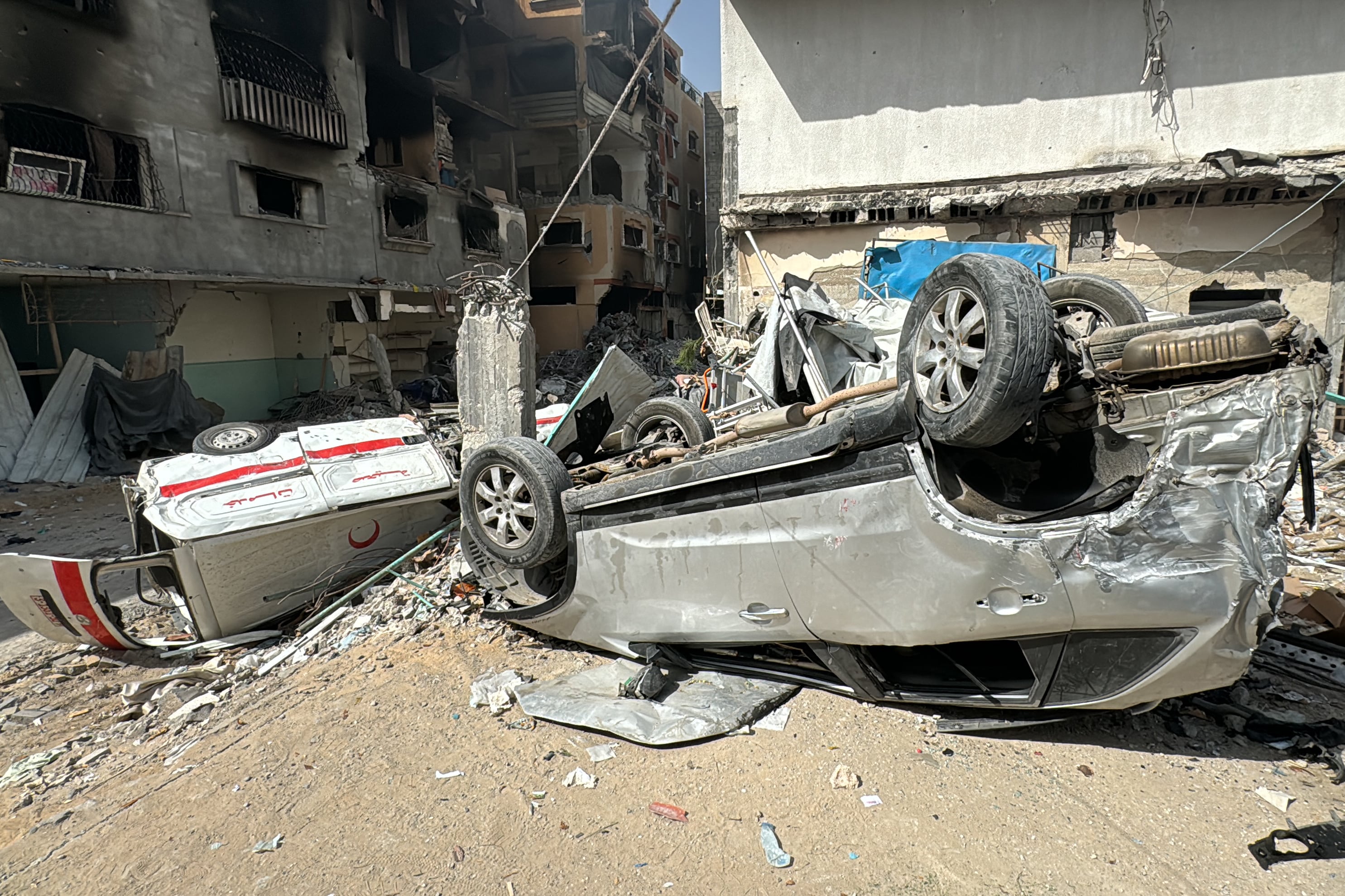 Ni las ambulancias se salvaron del bombardeo israelí contra la ciudad de Beit Lahia