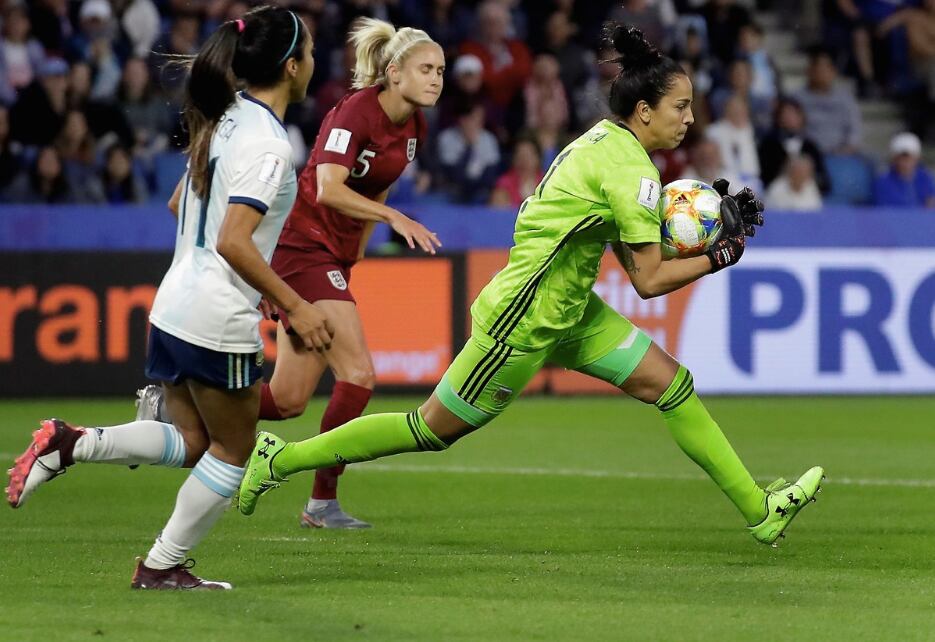 Vanina Correa, arquera de la Selección Argentina en el último Mundial y símbolo del boom del fútbol femenino.