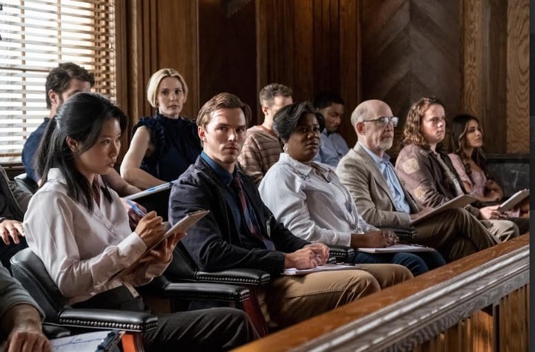 Nicholas Hoult y un caso de homicidio que lo sitúa en el mejor papel de su historia.