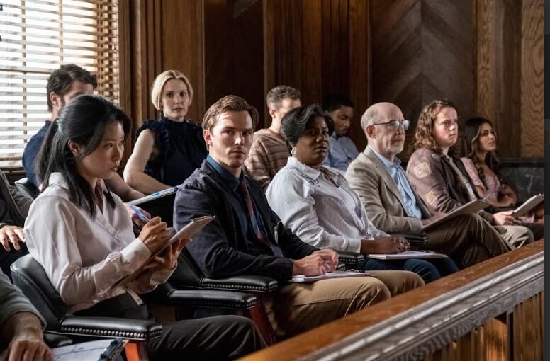 Nicholas Hoult y un caso de homicidio que lo sitúa en el mejor papel de su historia.