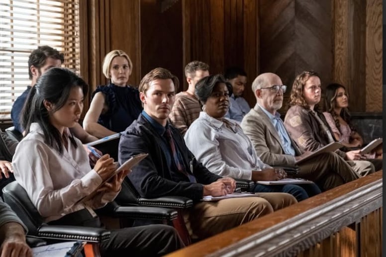 Nicholas Hoult y un caso de homicidio que lo sitúa en el mejor papel de su historia.