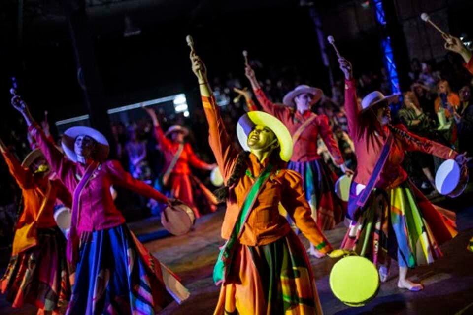 Zapar se desarrollará en distintos espacios municipales, con intervenciones en la franja del río. 