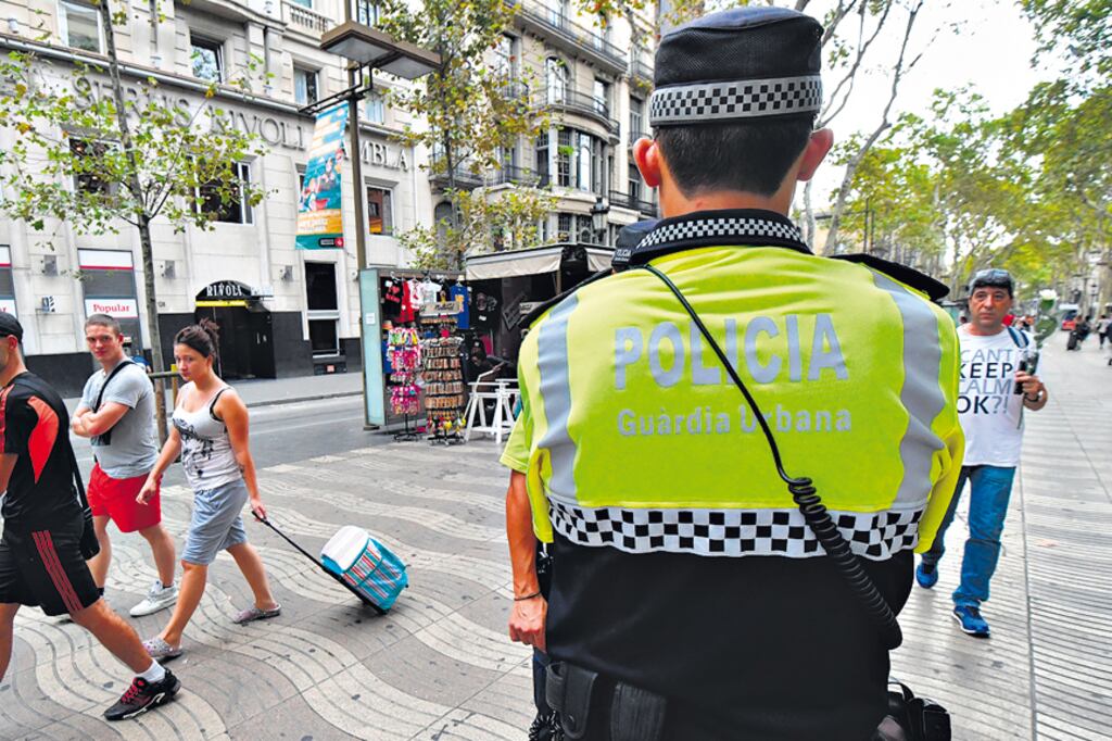 El teniente de alcalde de Barcelona, Gerardo Pisarello, insistió en que “las medidas antiterroristas las determinan los responsables de Interior” .