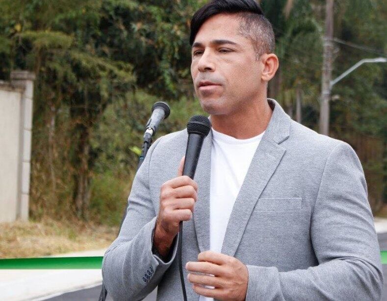 Por sus palabras, Esteves fue expulsado del partido del que formaba parte, Solidaridad