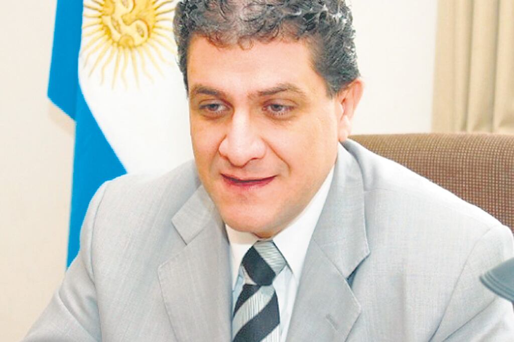 Luis Arias sostiene que la acusación es un intento de disciplinamiento y dijo que no renunciará.