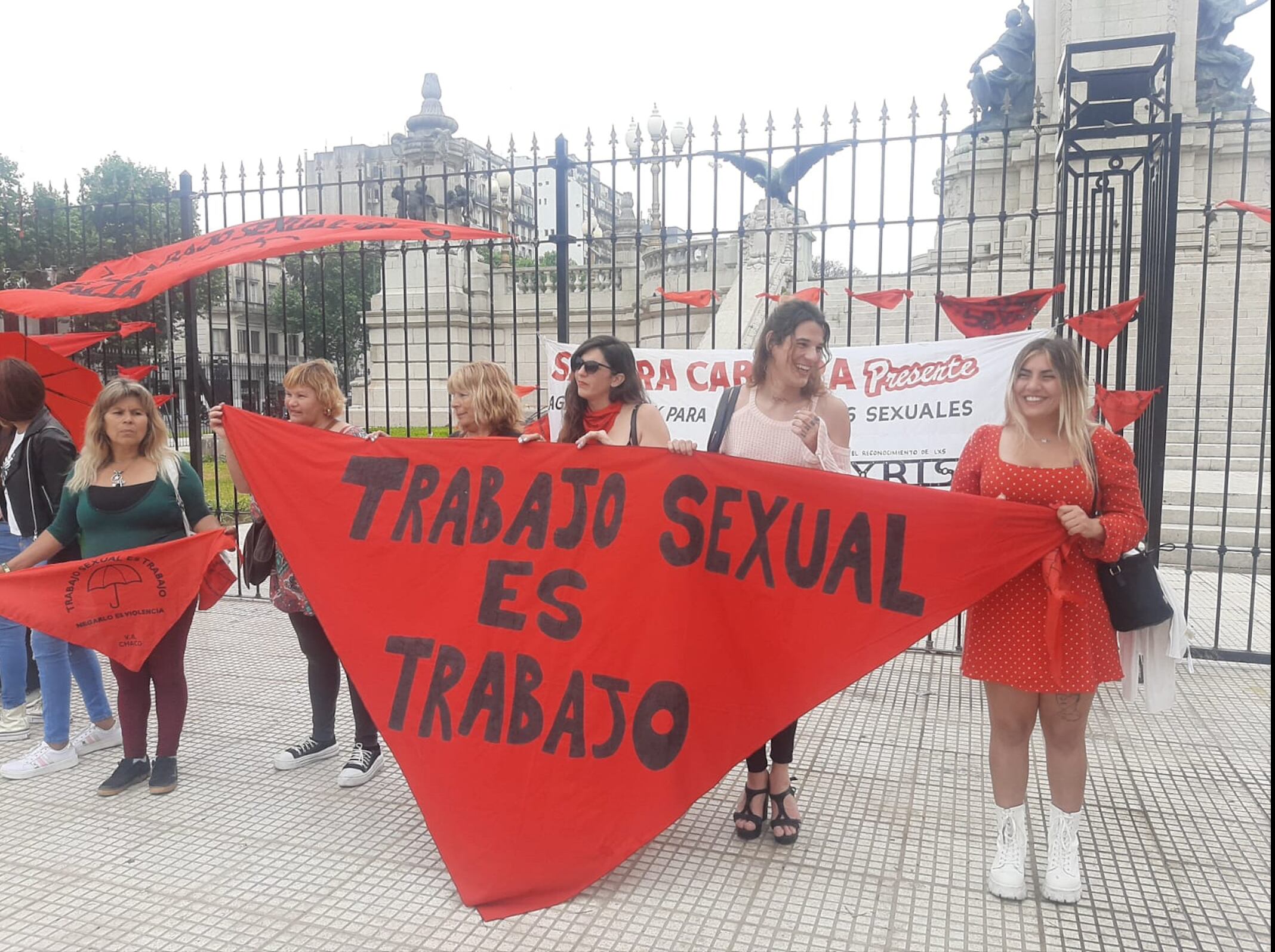 “Trabajo sexual es trabajo, negarlo es violencia. Hacia una campaña por la despenalización del trabajo sexual” es el lema de la Red.