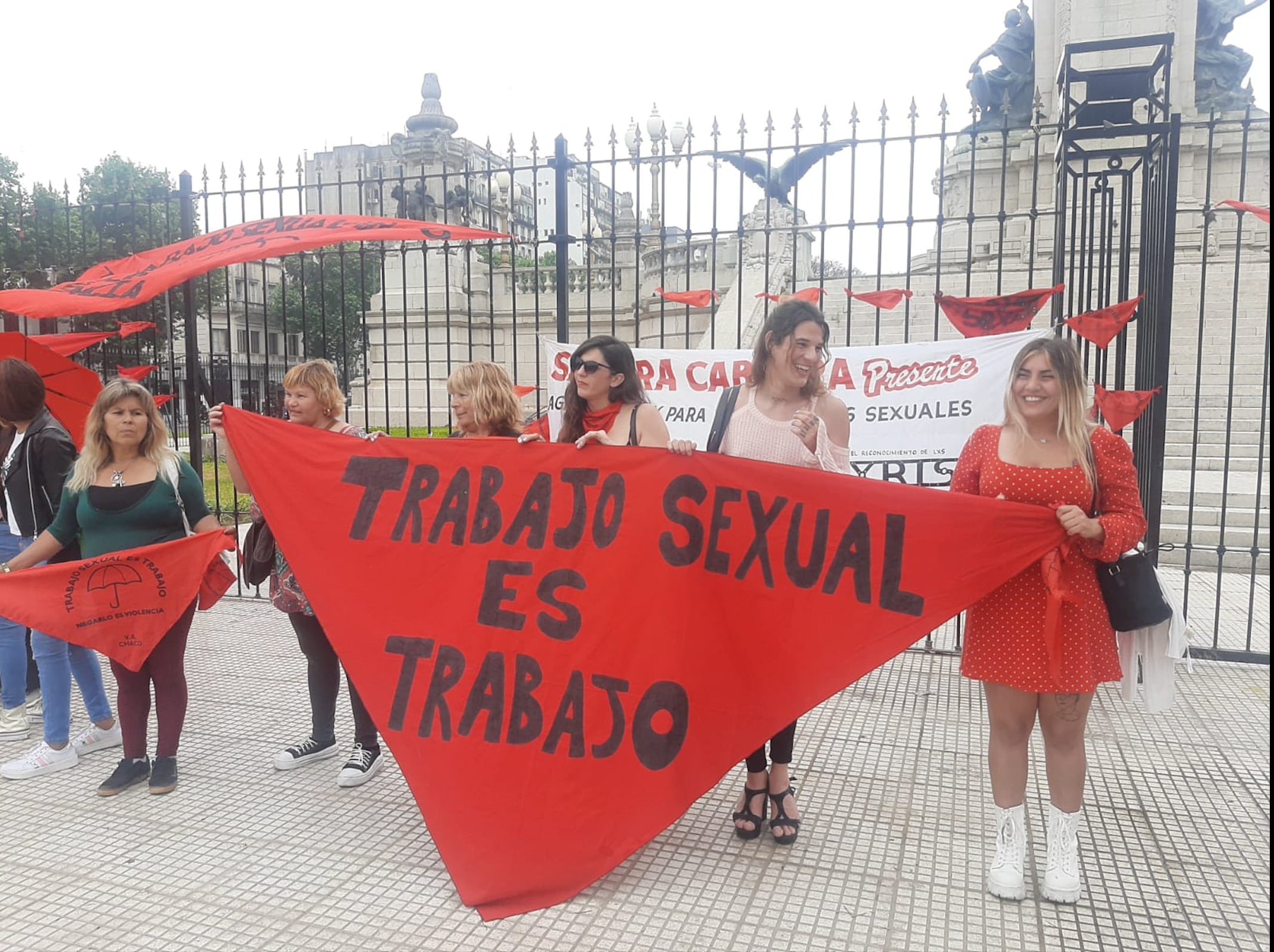 “Trabajo sexual es trabajo, negarlo es violencia. Hacia una campaña por la despenalización del trabajo sexual” es el lema de la Red.
