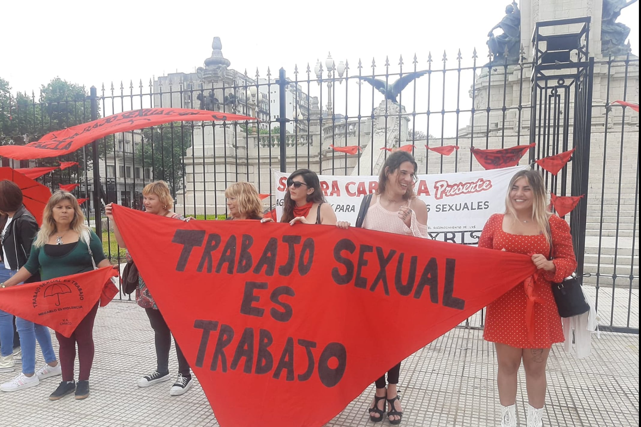 “Trabajo sexual es trabajo, negarlo es violencia. Hacia una campaña por la despenalización del trabajo sexual” es el lema de la Red.