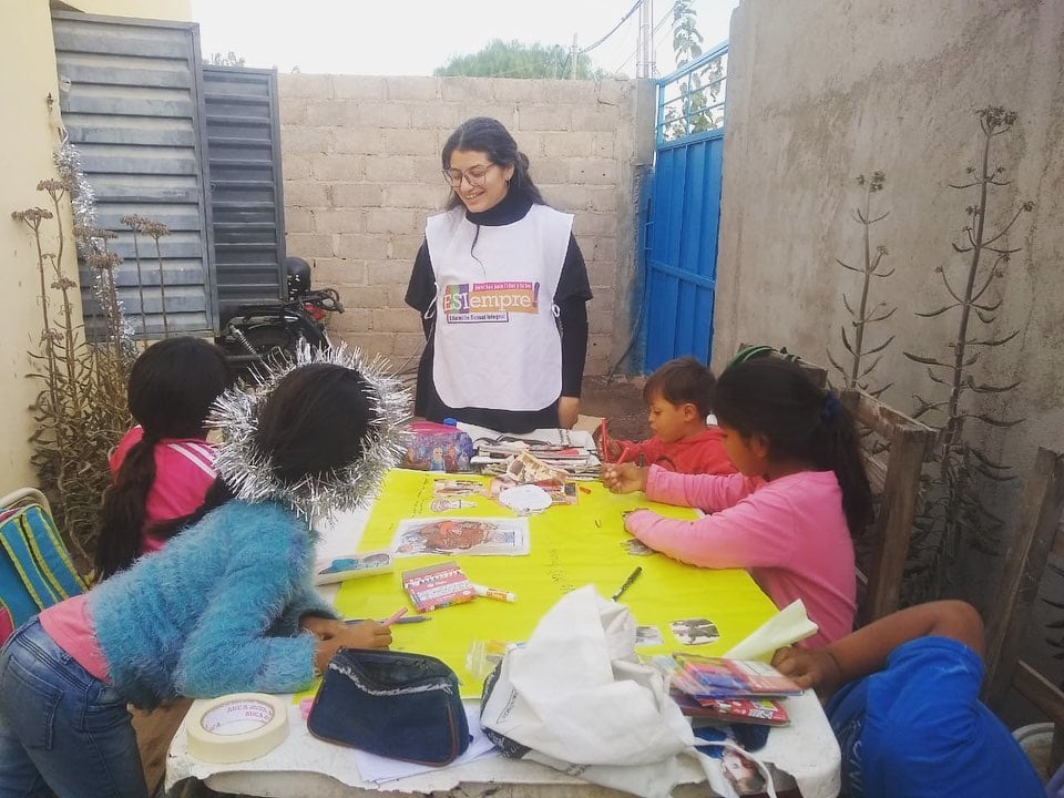 Taller sobre acoso y hostigamiento en el merendero "Sonrisas Poderosas"