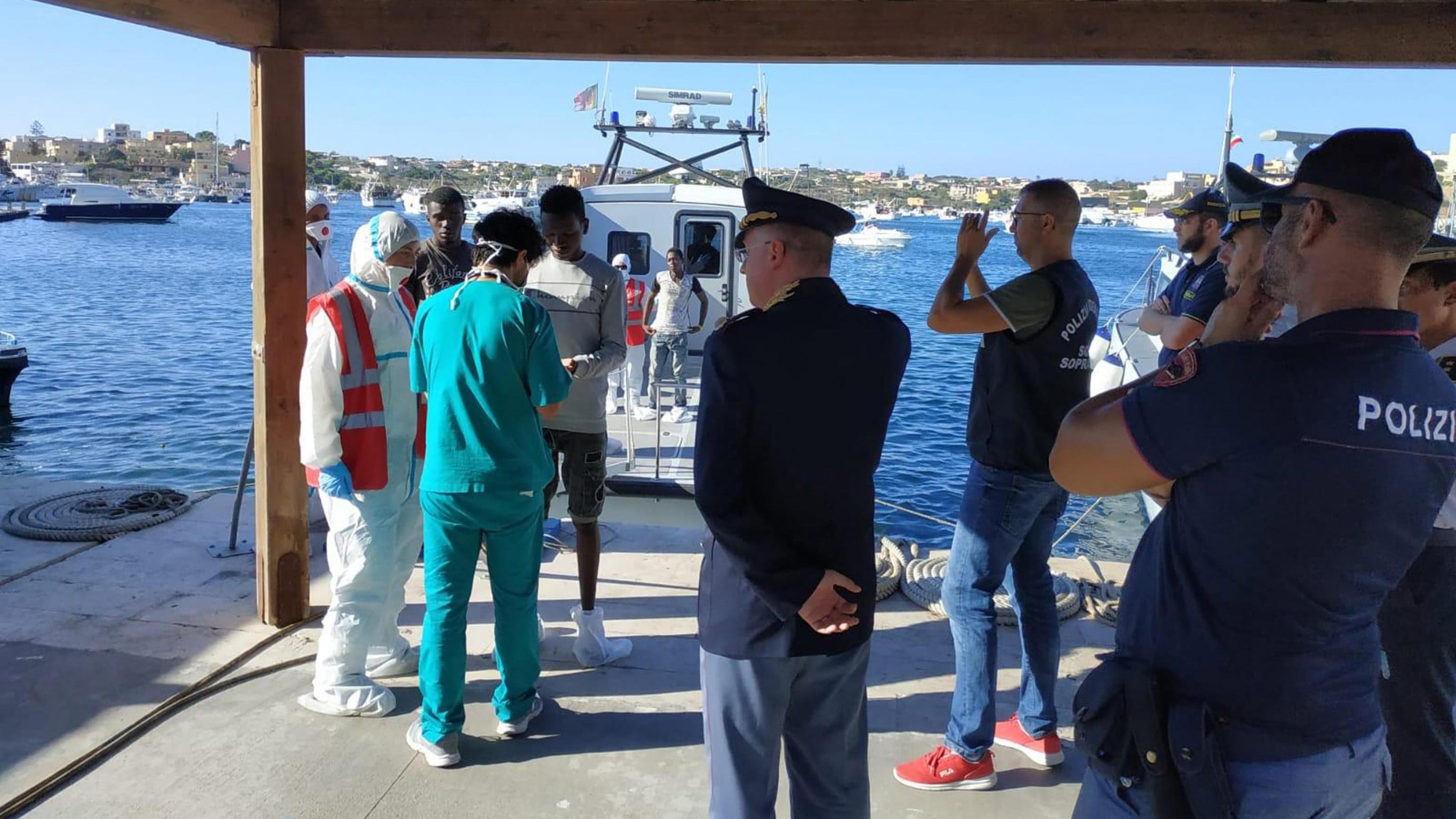 Open Arms señala las condiciones críticas de los que viven a bordo.