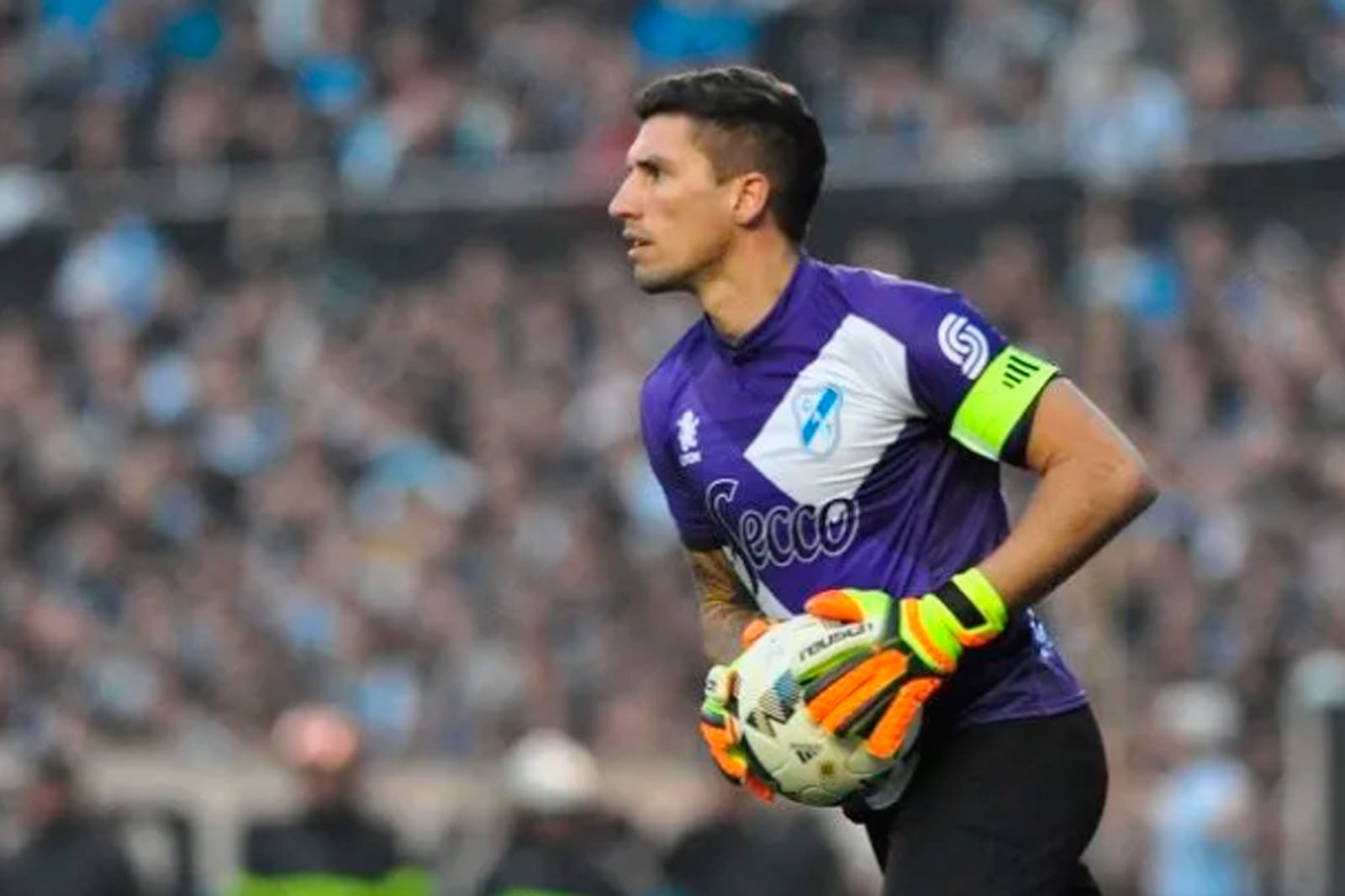 Federico Crivelli, arquero de Temperley.