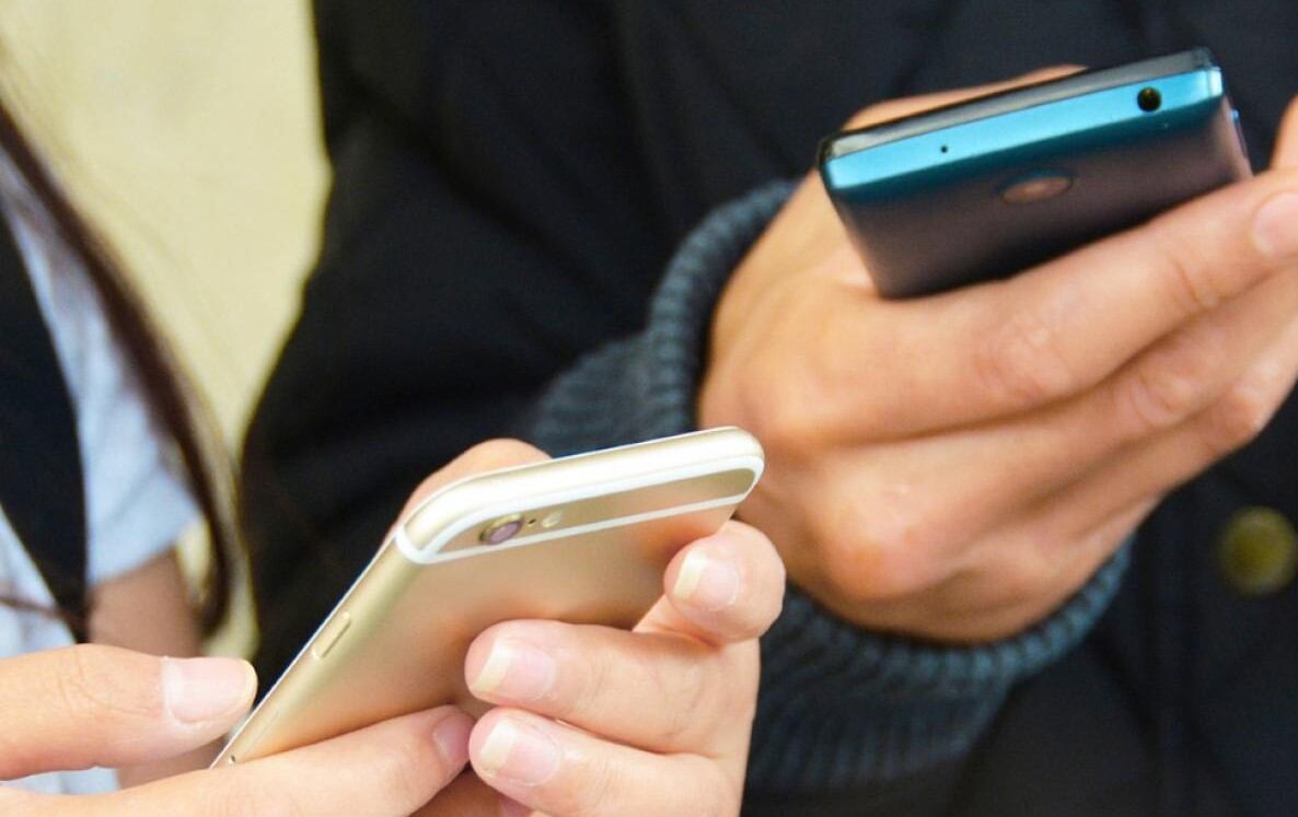 Intiman a telefónicas y cableras por aplicar subas superiores a las autorizadas.