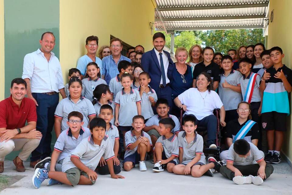 Pullaro y Goity iniciaron el año lectivo en la Escuela Nº 6132 de Colonia Angeloni, en el departamento San Justo.