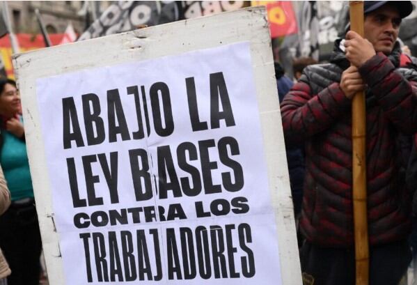 Cuándo es el paro de la CGT de mayo y qué pasará con el transporte y las clases