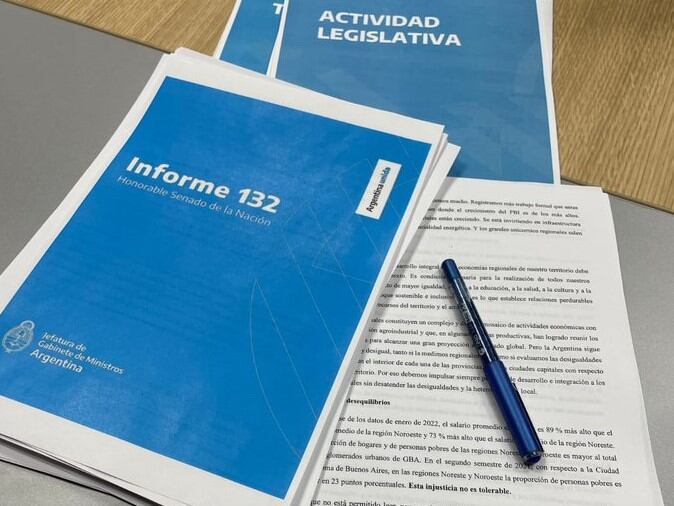 Todo listo. El jefe de Gabinete, Juan Manzur, se prepara para brindar su primer informe de gestión en el Senado. Imagen: @JuanManzurOK