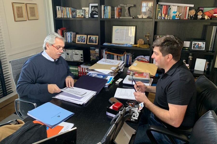 Alberto Fernández junto al interventor Gabriel Delgado en Olivos. 