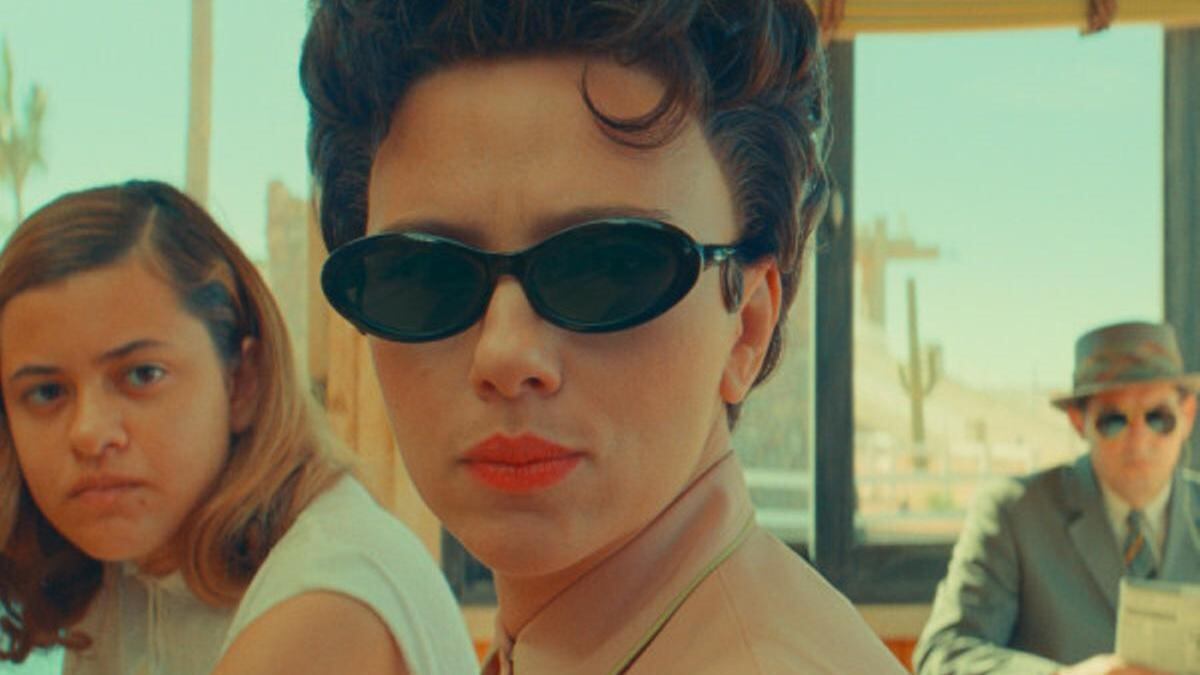 Scarlett Johansson encarna a una diva de Hollywood en "Asteroid City".