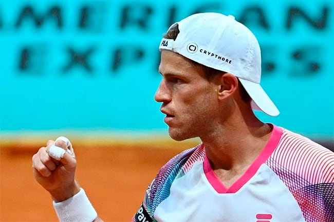 Peque Schwartzman festeja su triunfo en el debut ante Benoit Paire.