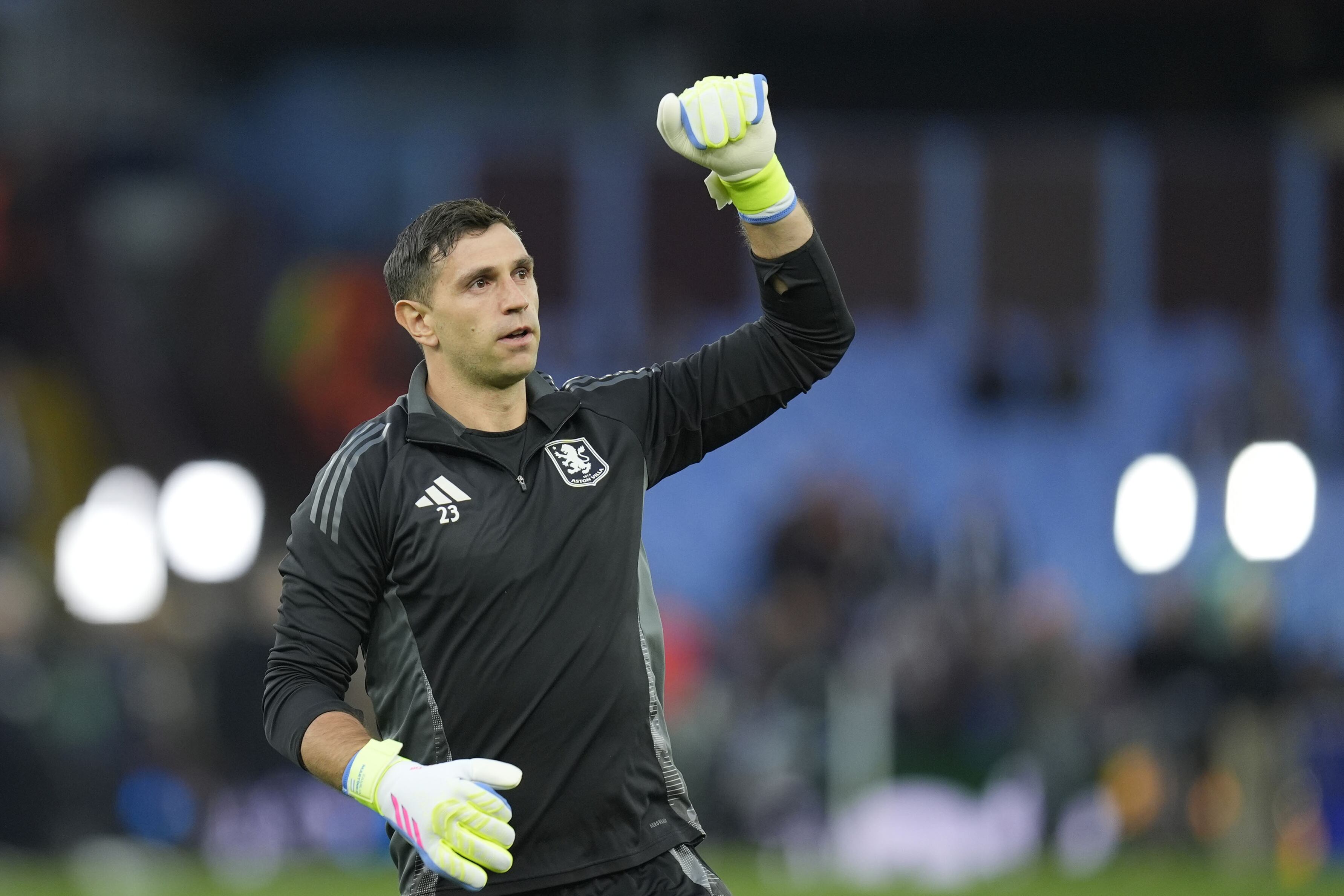 "Dibu" Martínez confía en su Aston Villa