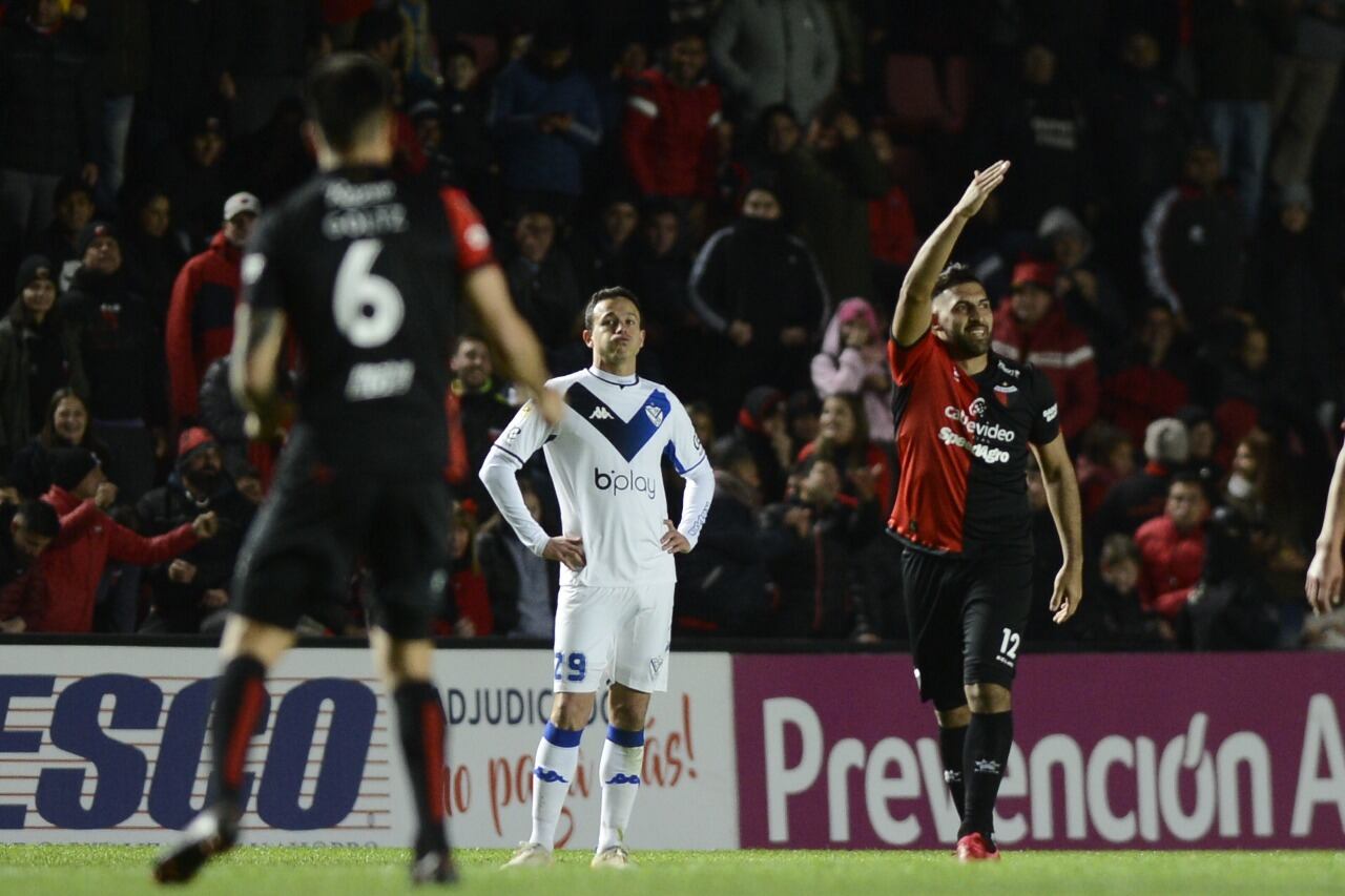 "Wanchope" Abila celebra el segundo de Colón ante Vélez
