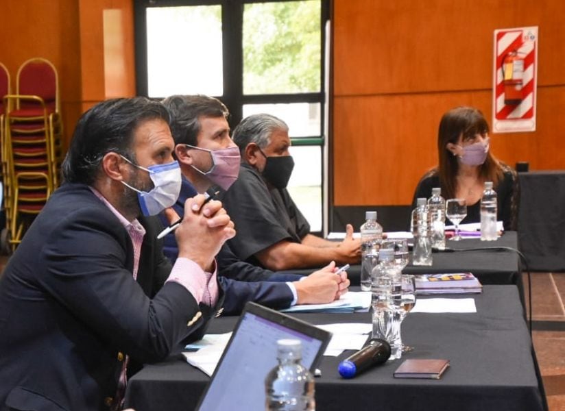 Aguilar, Posadas y Esteban, en la reunión del COE ayer 