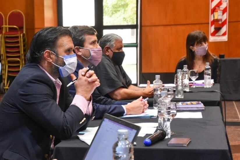 Aguilar, Posadas y Esteban, en la reunión del COE ayer