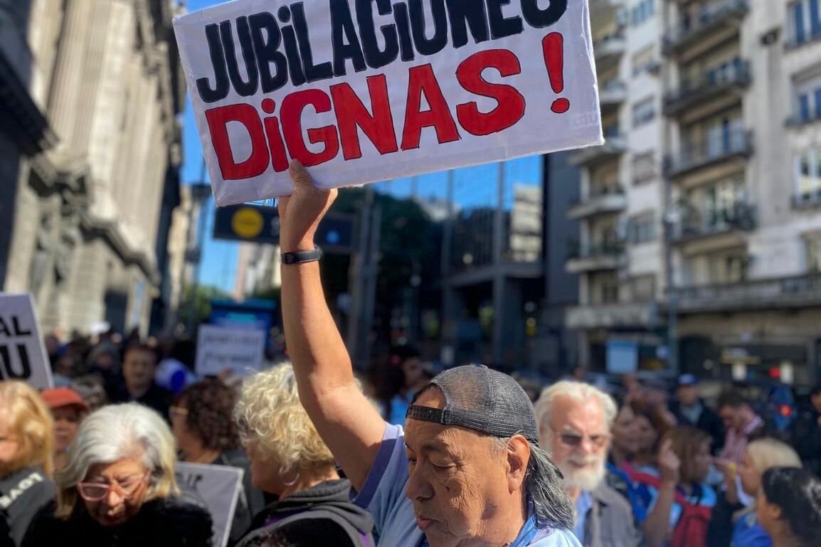 Los jubilados fueron una de las principales víctimas del ajuste de Javier Milei.