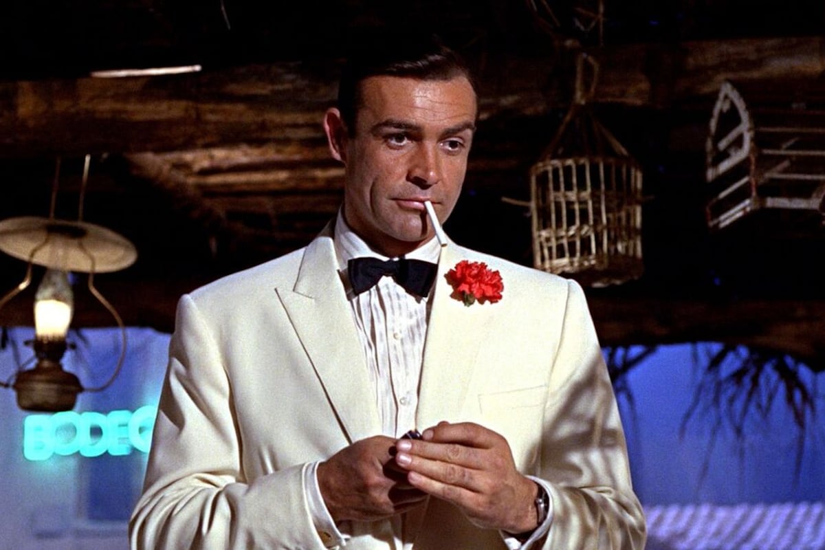 En "Dedos de oro" (1964), como el comandante James Bond.