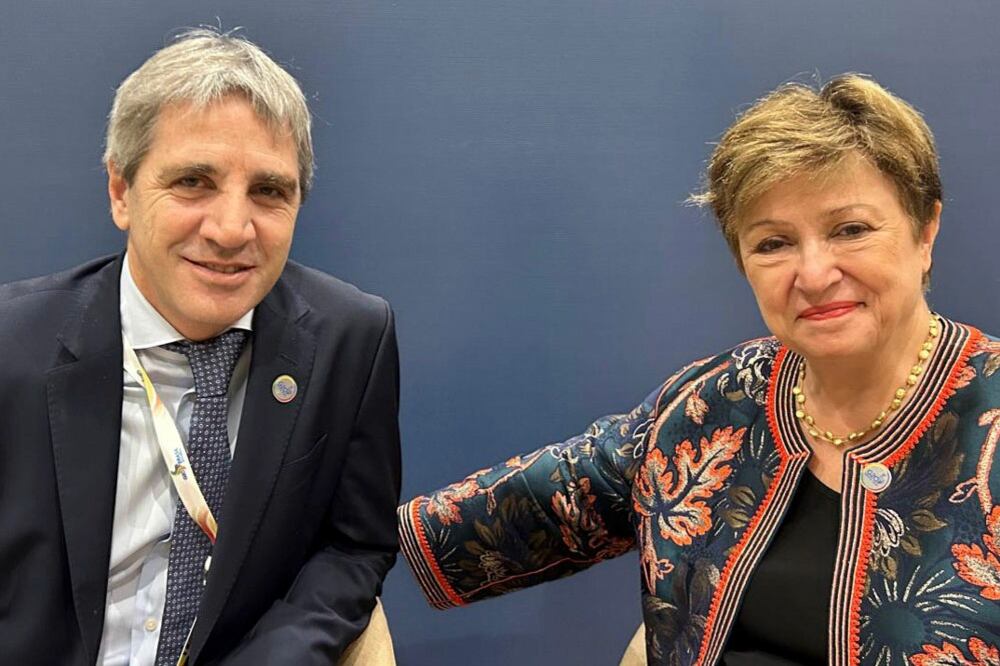 Sonrisas y elogios cruzados entre Caputo y Georgieva.