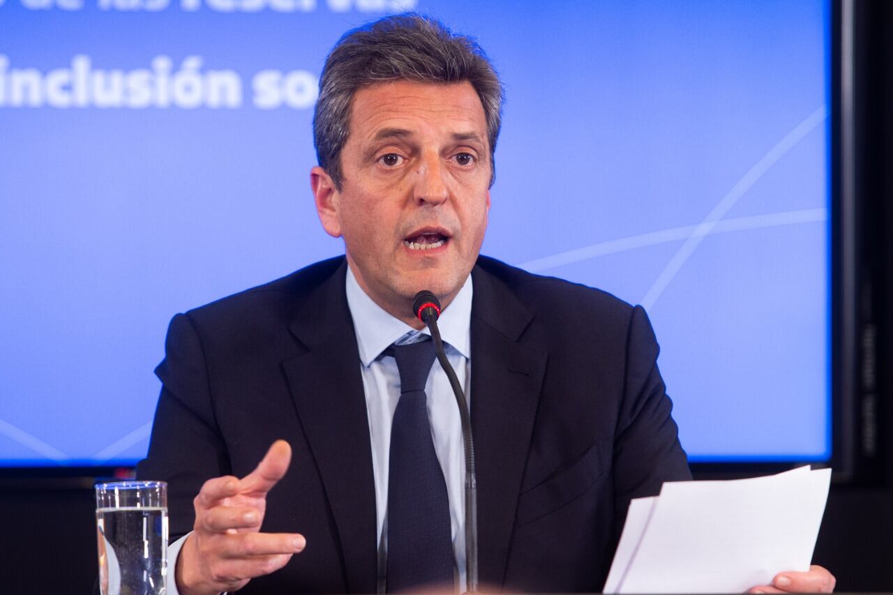 Massa sigue explorando alternativas para evitar una devaluación.