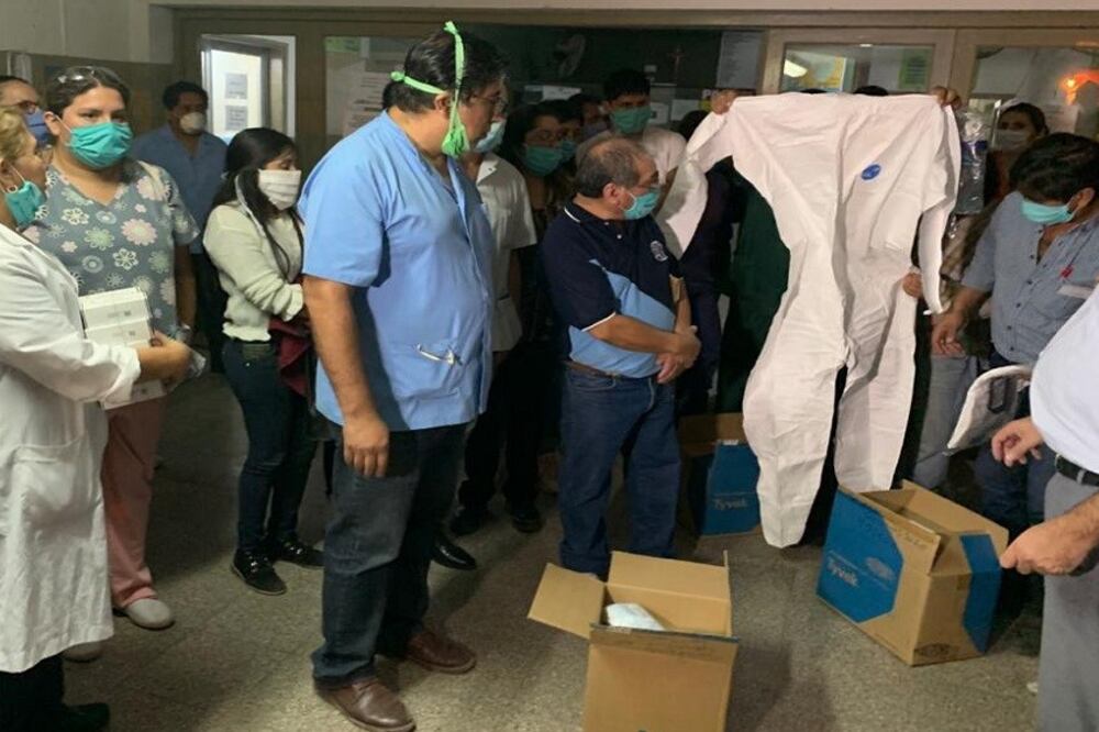 Llega poco equipamiento a los hospitales y los médicos reclaman.