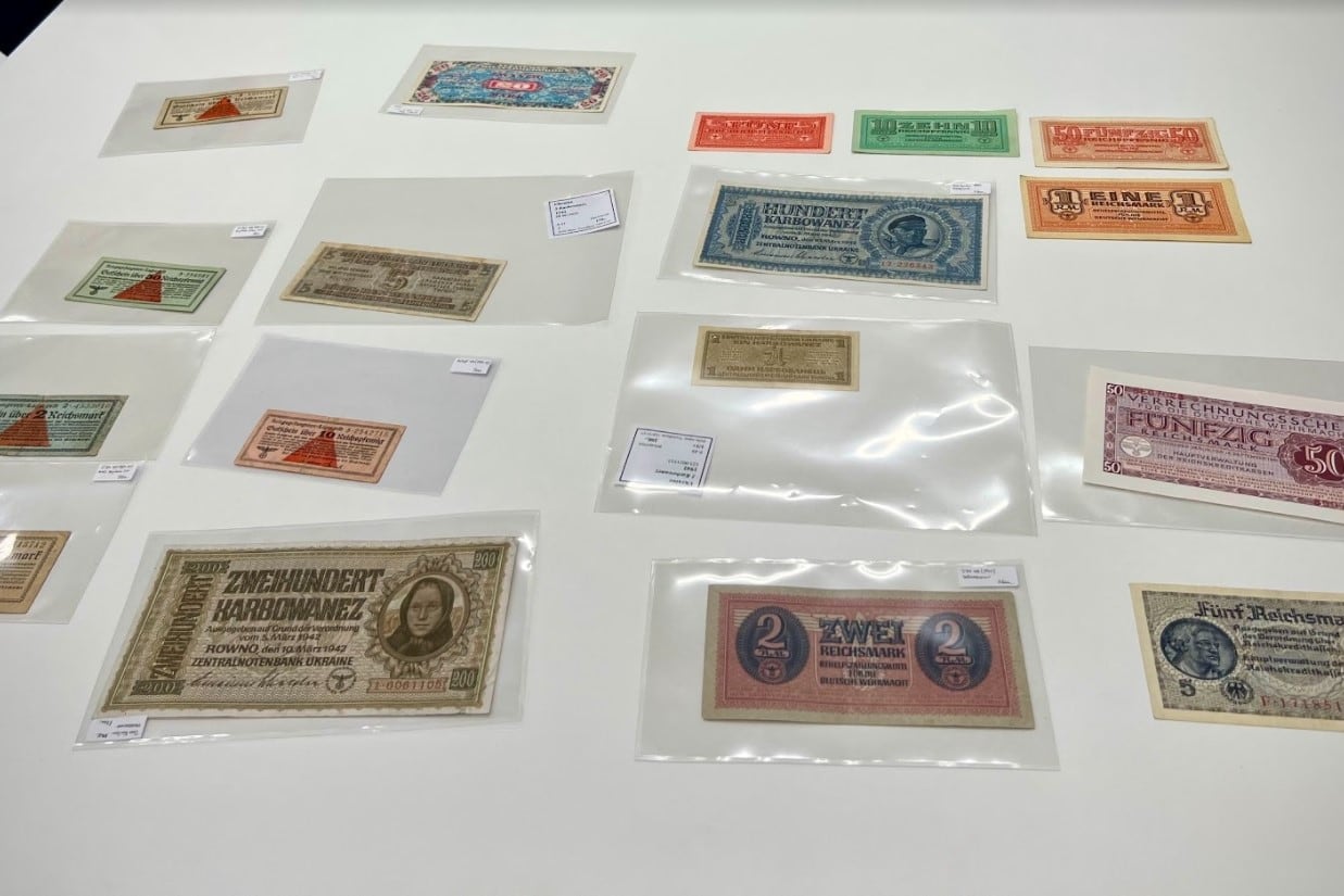 La Aduana entregó billetes del nazismo al Museo del Holocausto de Buenos Aires. Foto: Prensa Aduana
