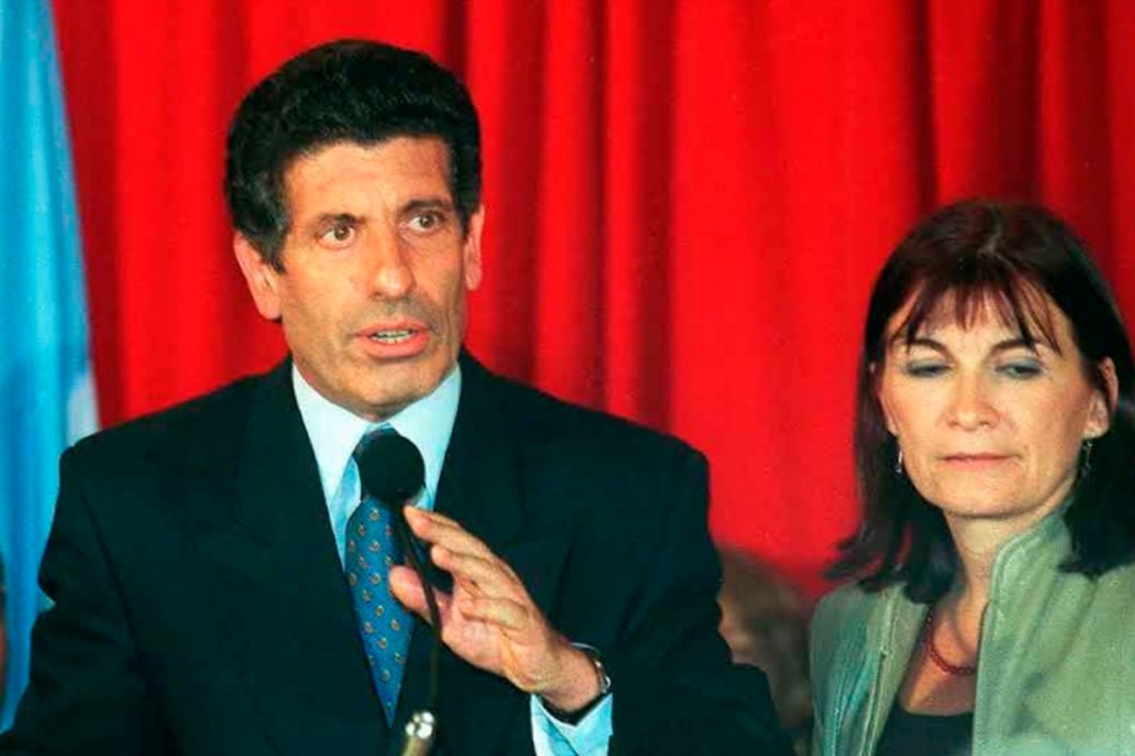 6 de octubre de 2000: Carlos "Chacho" Álvarez renuncia como vicepresidente. 