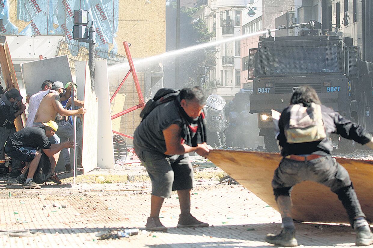 En la manifestación del lunes 18 hubo abusos policiales que ahora la Justicia tendrá que investigar.