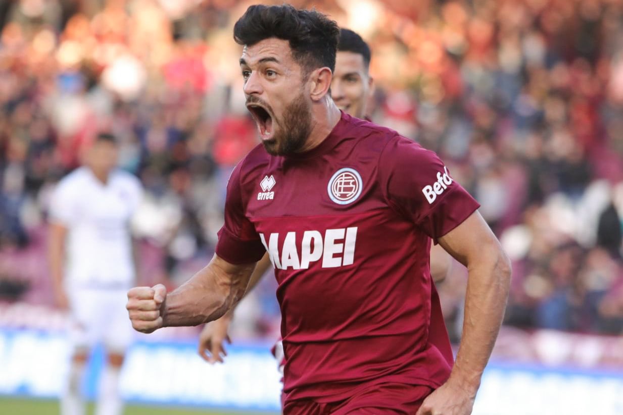 Lautaro Acosta fue denunciado por violencia de género.