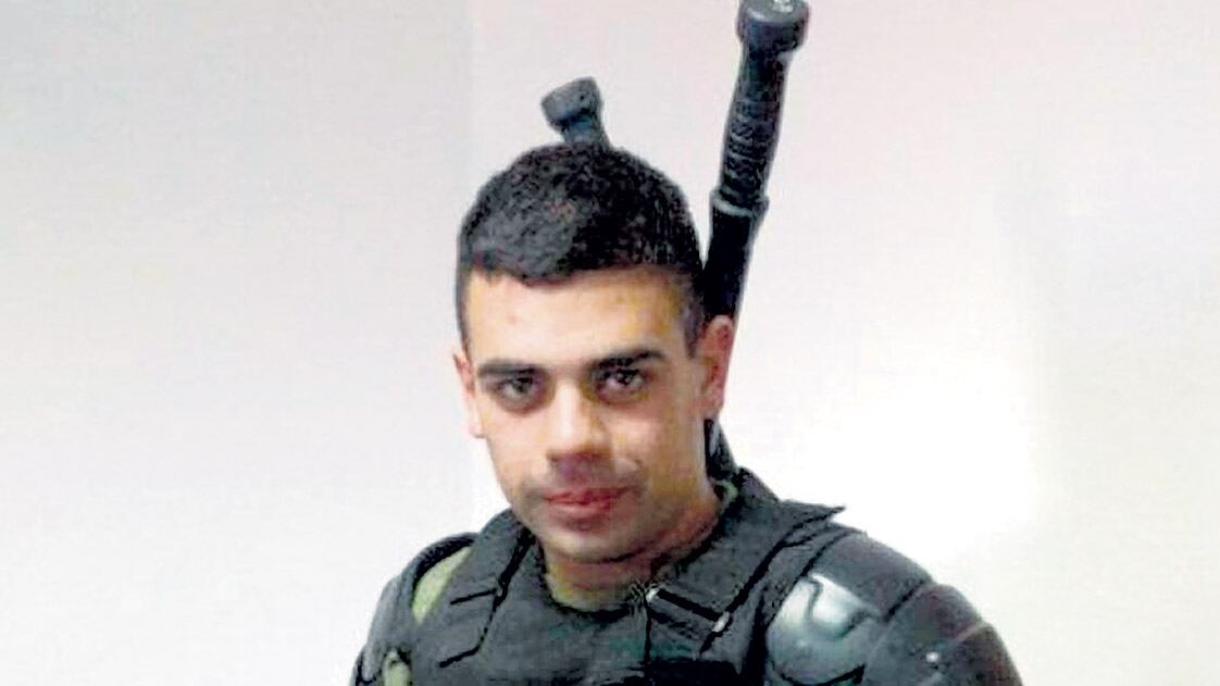 En sus publicaciones de Facebook, Dante Barisone se muestra orgulloso de la represión.