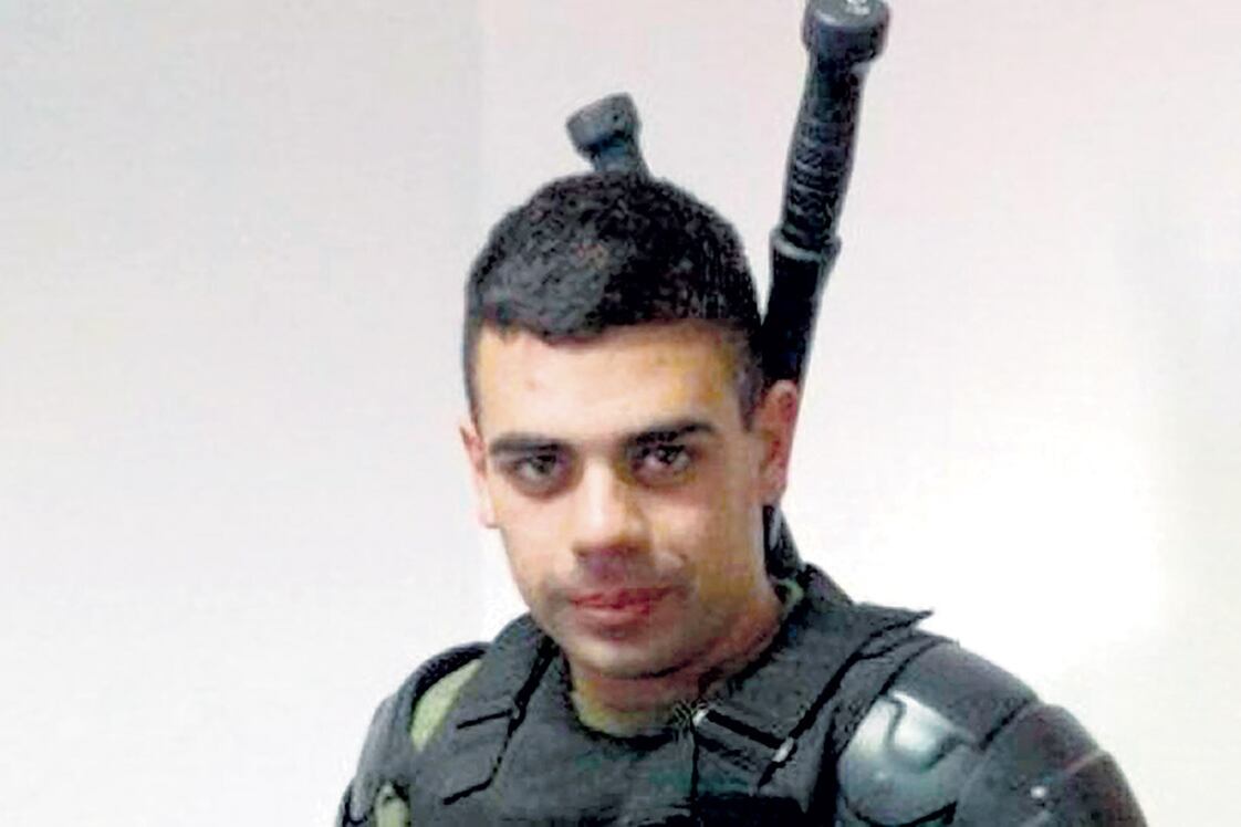 En sus publicaciones de Facebook, Dante Barisone se muestra orgulloso de la represión.