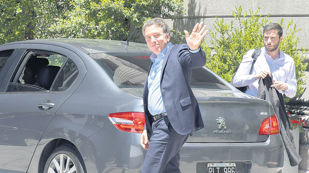 El ministro de Hacienda, Nicolás Dujovne, al salir de la reunión con gobernadores y legisladores en la Cámara baja.