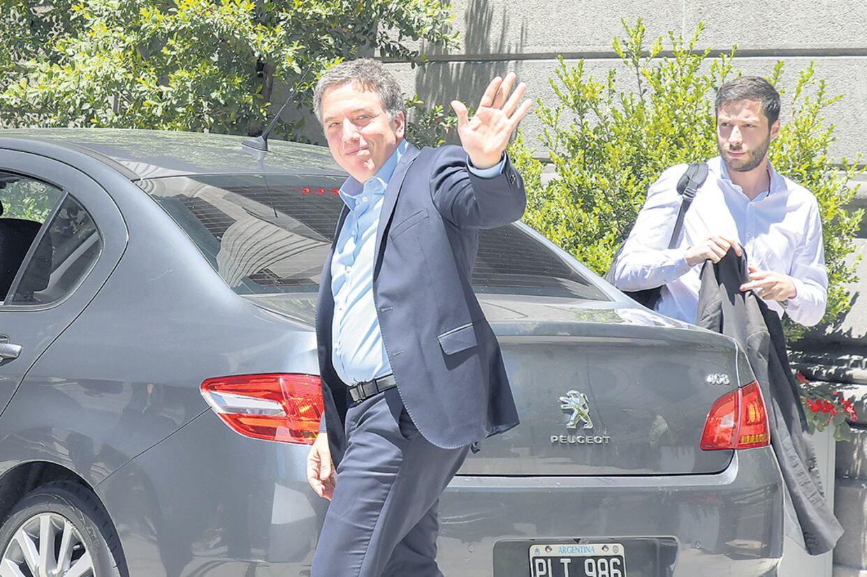 El ministro de Hacienda, Nicolás Dujovne, al salir de la reunión con gobernadores y legisladores en la Cámara baja.