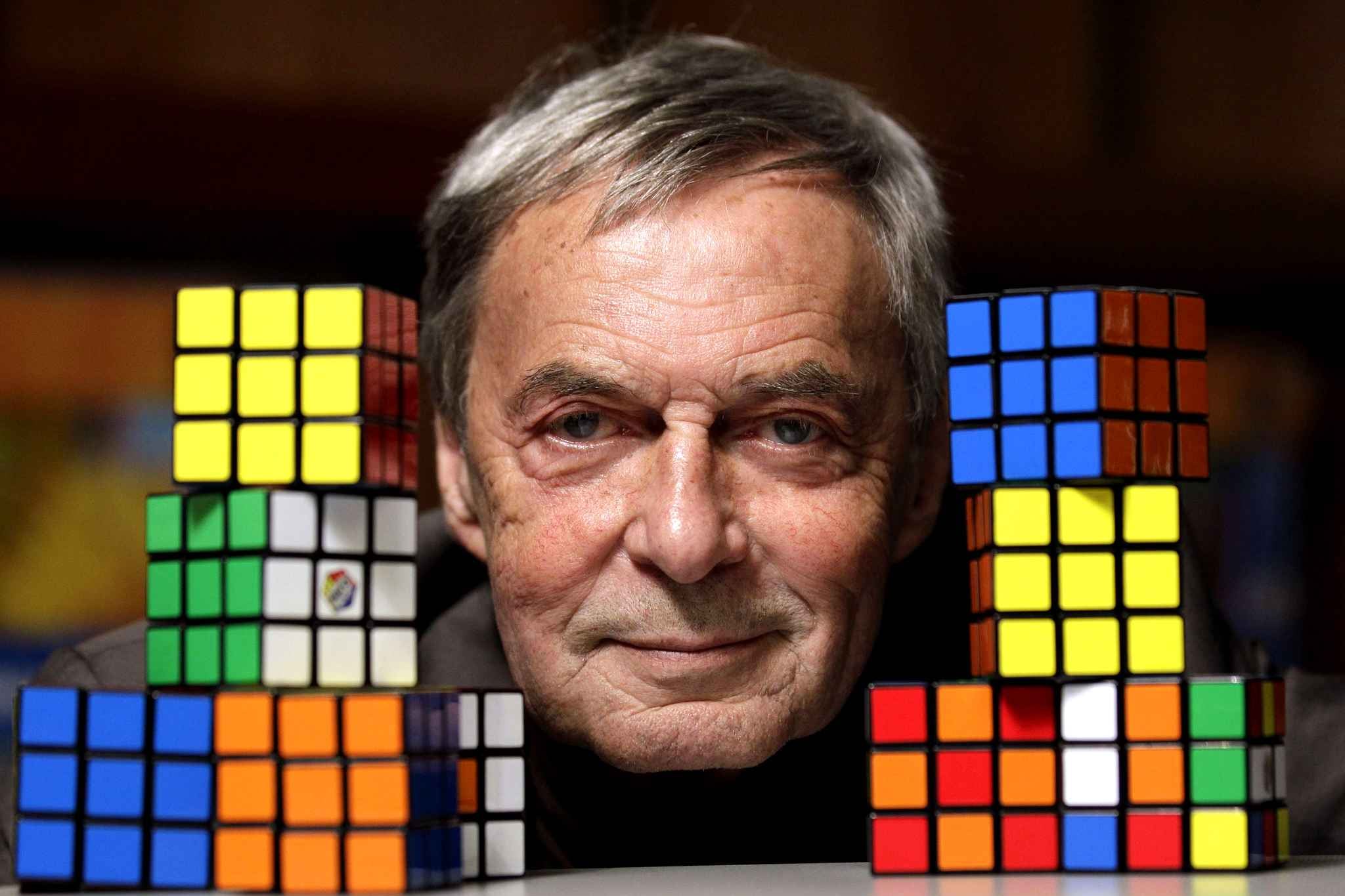 En su libro, Erno Rubik recorre cada etapa de su vida y sus pensamientos.