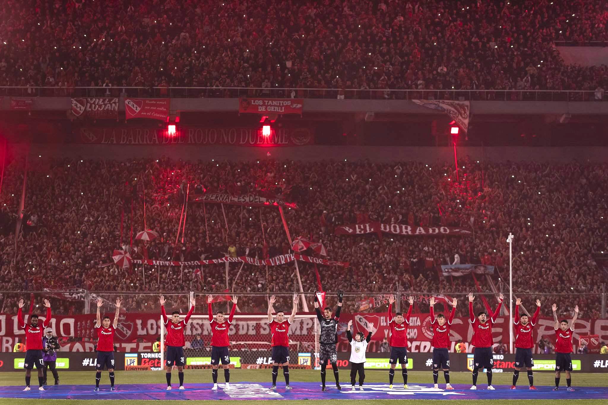 Habrá dos tribunas clausuradas y los hinchas no podrán llevar banderas ni instrumentos musicales.