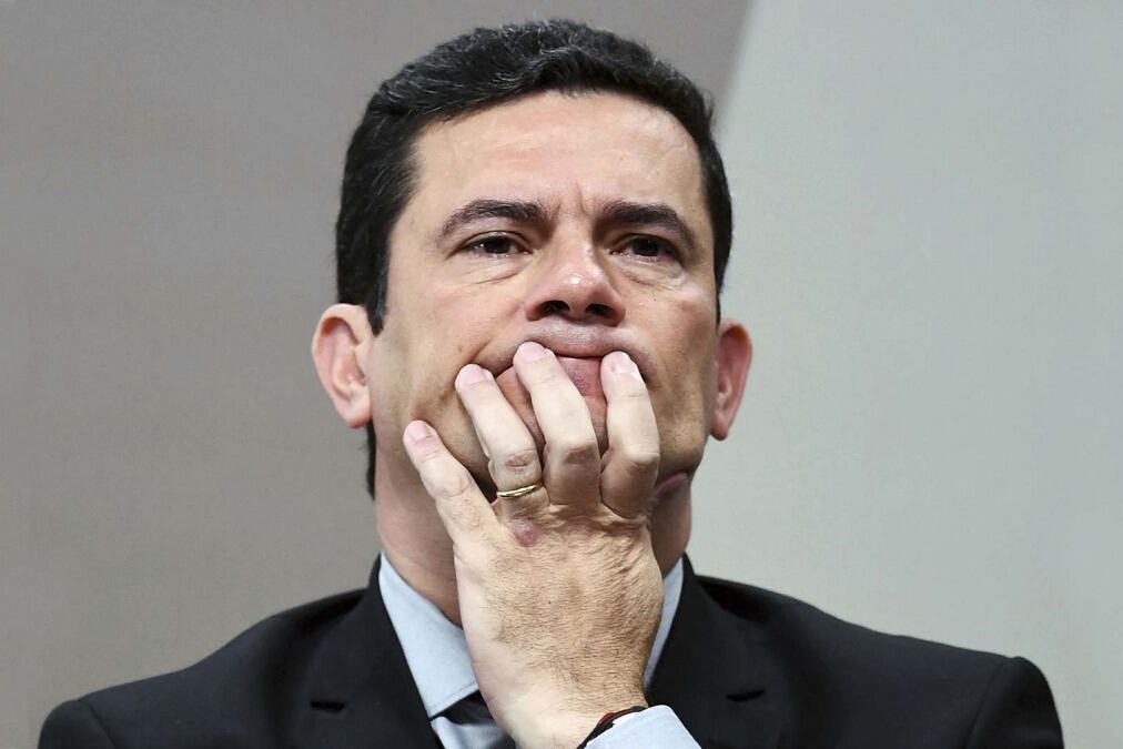 Moro  será juzgado por numerosos delitos y peligra su banca en el Senado.