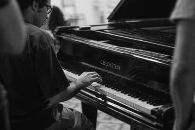 Leo Genovese toca con The Nómades, en Plataforma Lavardén.