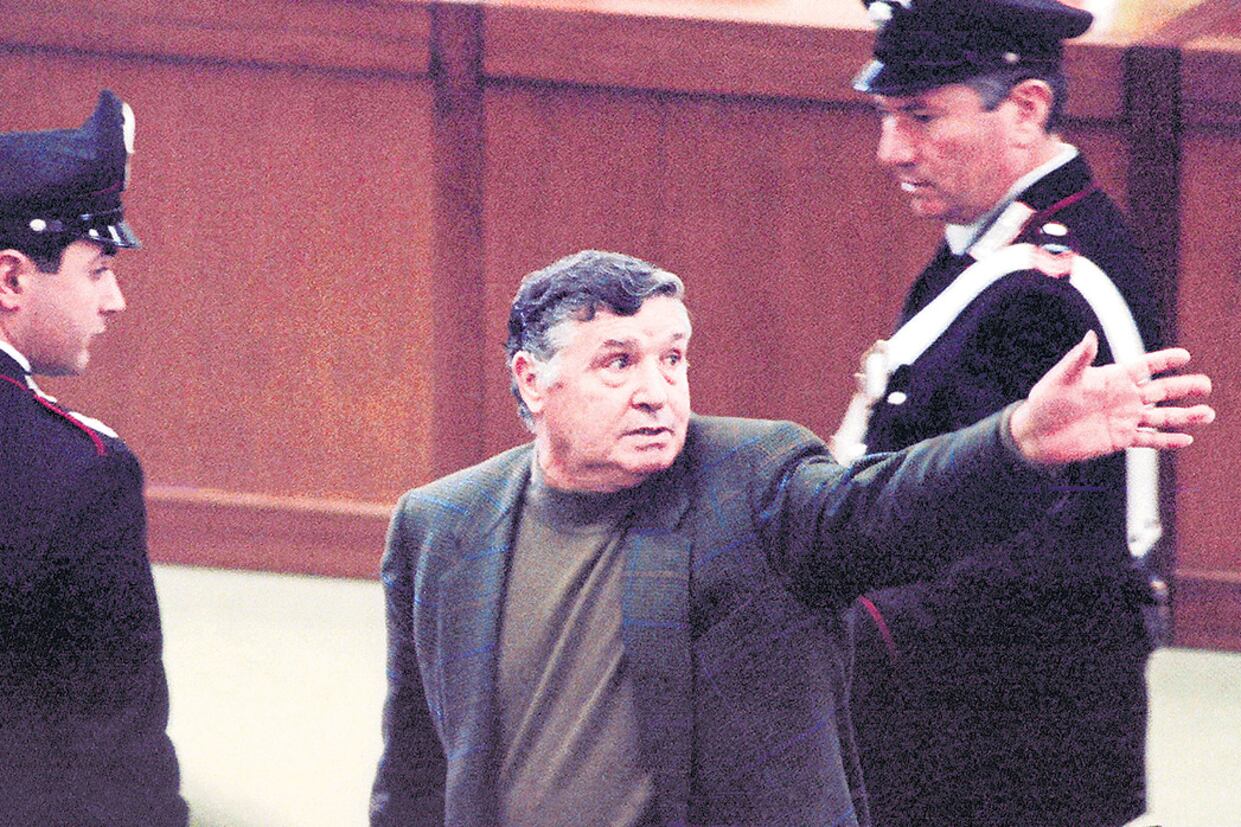 En 1993 fue arrestado y encarcelado en Ucciardone, la prisión de máxima seguridad en Palermo.