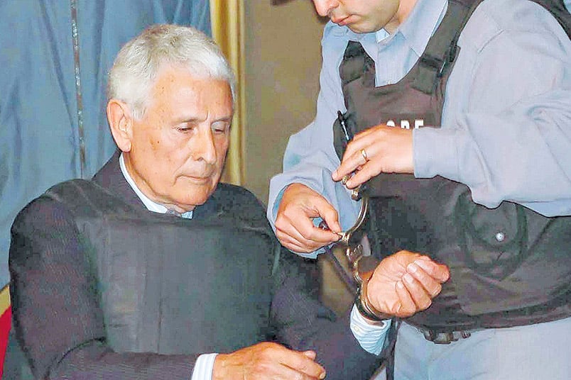 Etchecolatz, cuando fue condenado a perpetua por sus crímenes en la dictadura.