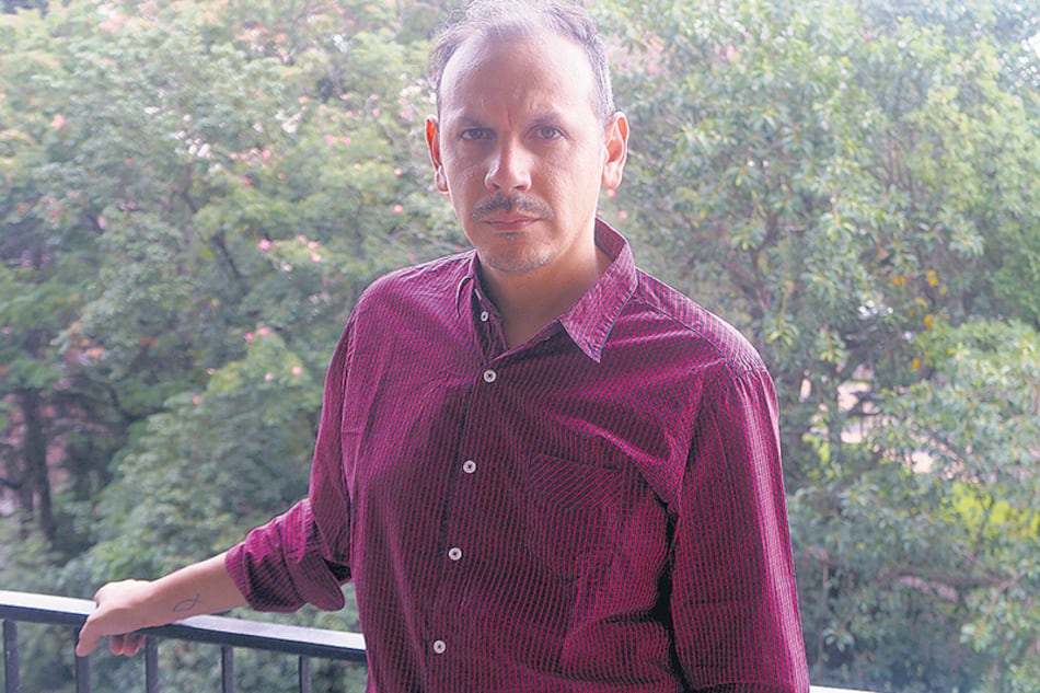 Carnero codirige el Espacio Enjambre, un centro de investigación sobre la escritura.